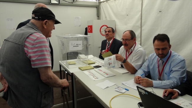 Yurt dışında ilk oylar Almanya, Avusturya ve Fransa’da kullanıldı